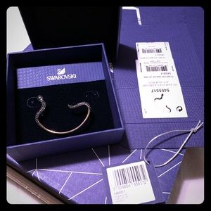 Swarovski Leslie Ear Cuff